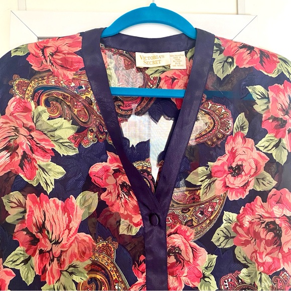 Victoria’s Secret Vintage Button Down Floral Nightshirt/Nightgown - Picture 2 of 9
